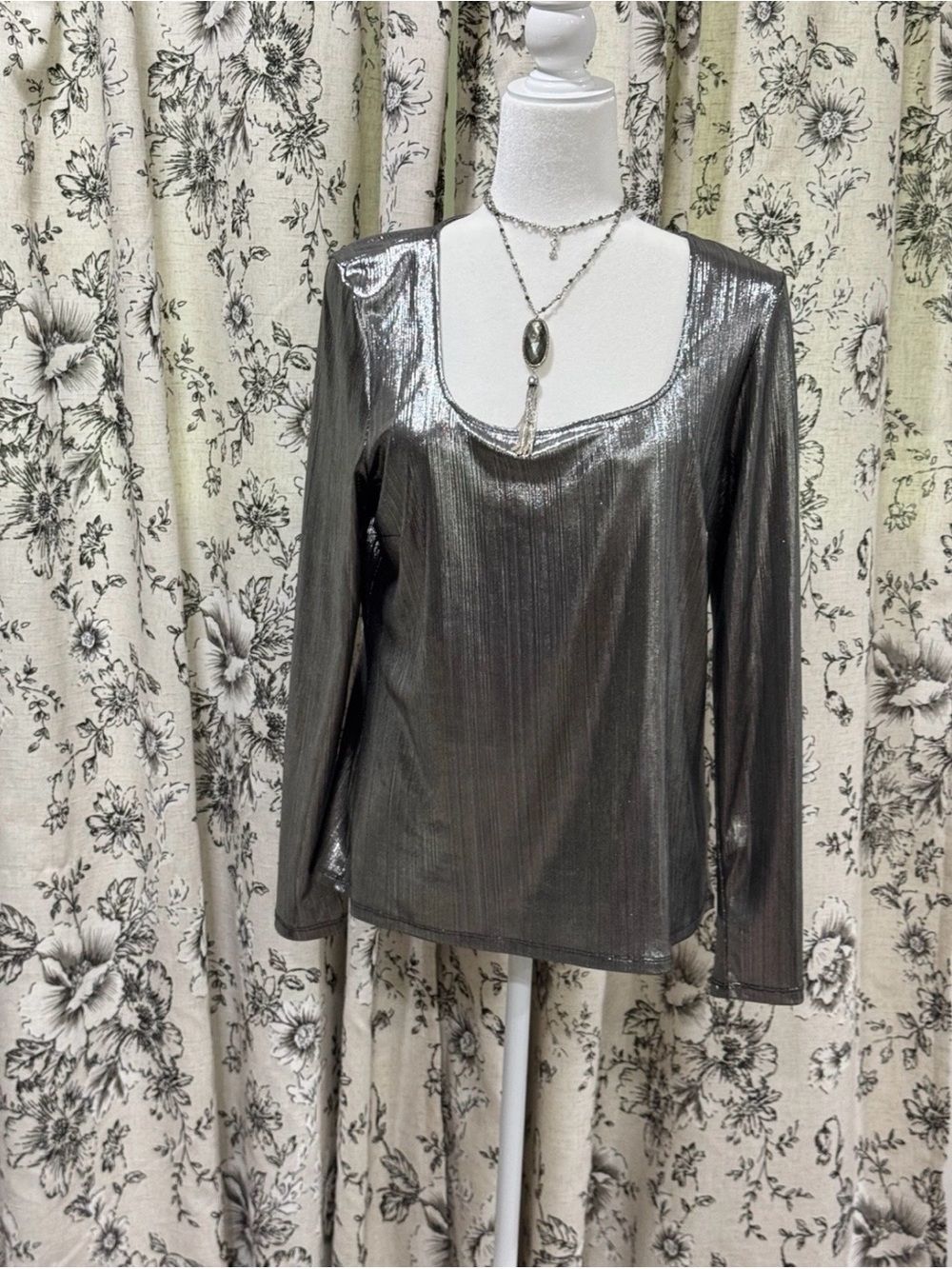 CECILIA NEW YORK Shimmery Scoop Neck Long Sleeve Top - Silver Gray